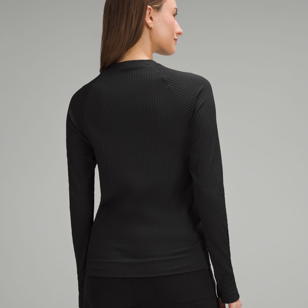 Lululemon Rest Less Pullover in Black
